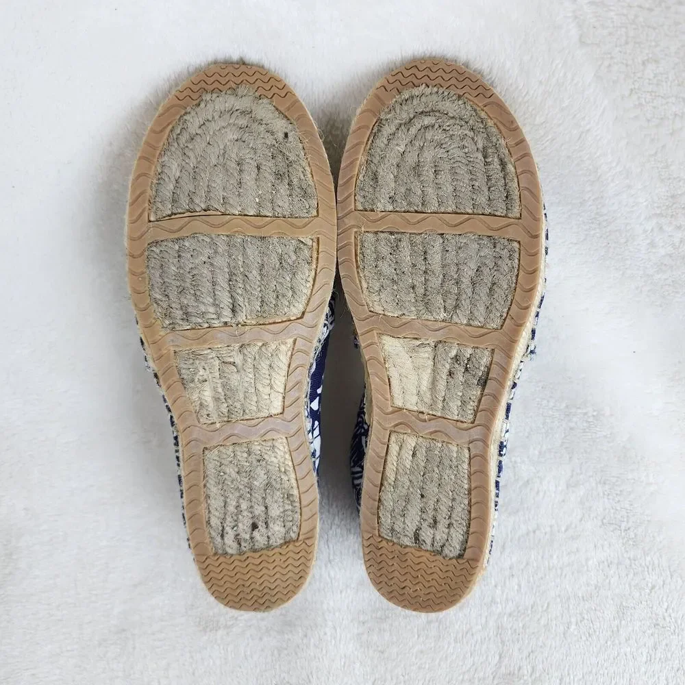 Lily Pulitzer Womens Blue White Floral Canvas Gold Toe Espadrill Slip On Flats 6